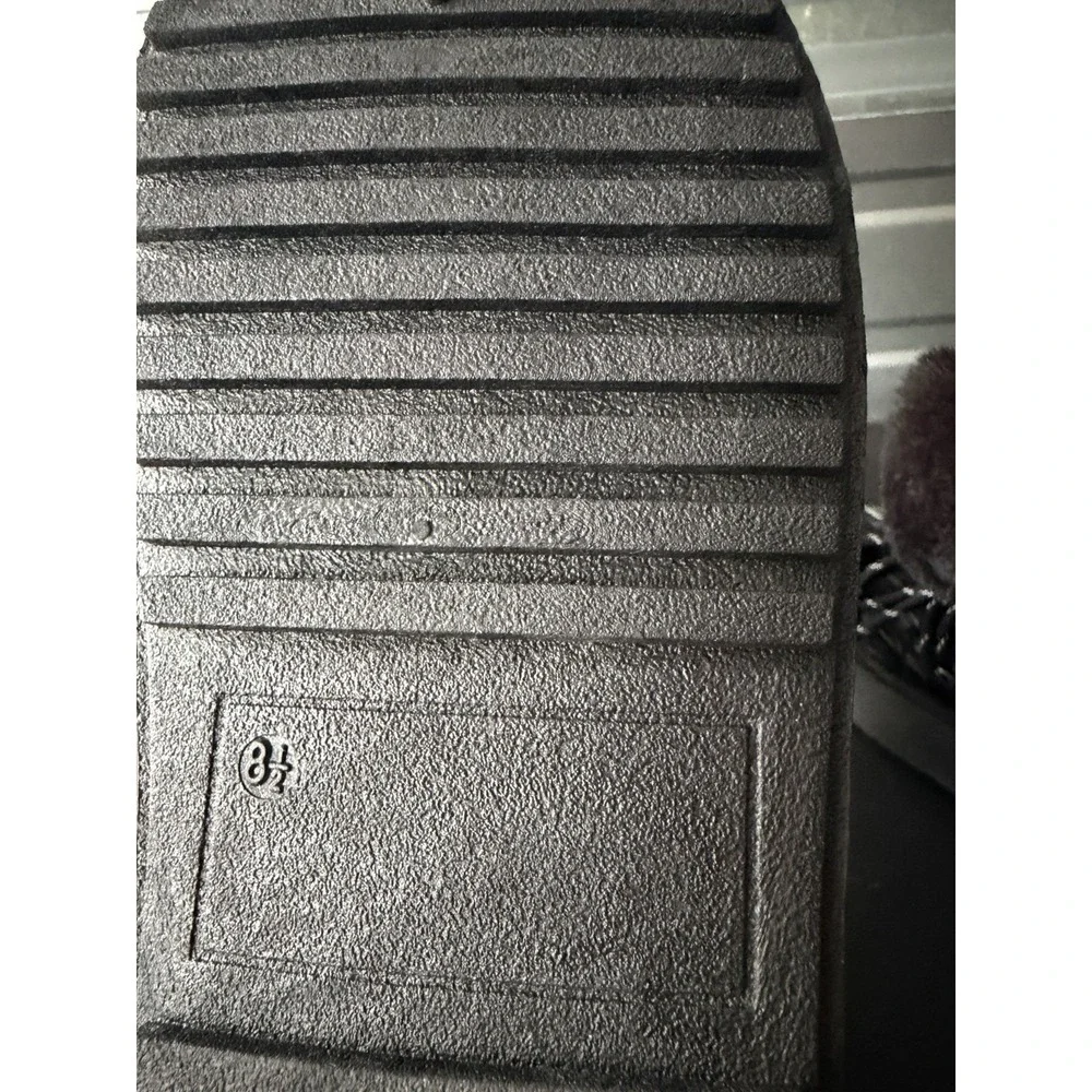 Patent Leather Quilted Black Snow Boots with Fur Size 8.5 B-2